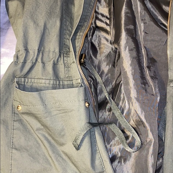 Drawstring utility jacket - Picture 4 of 4